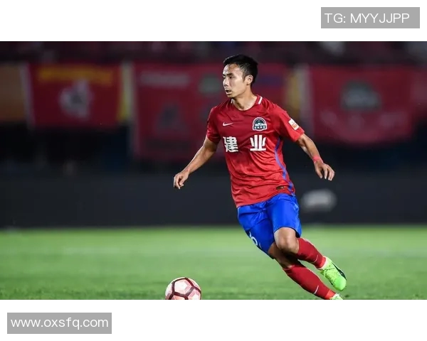 冯卓毅精彩表现助力成都蓉城赢得比赛荣耀展现球队实力