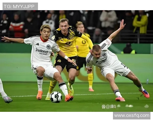 法兰克福客场逆袭，锁定欧战席位：不屈不挠的拼搏精神再现绿茵场