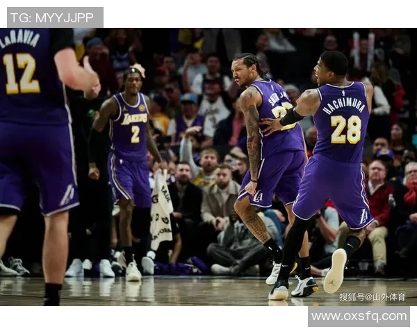 湖人客场大胜国王，取得关键胜利，季后赛前景明朗