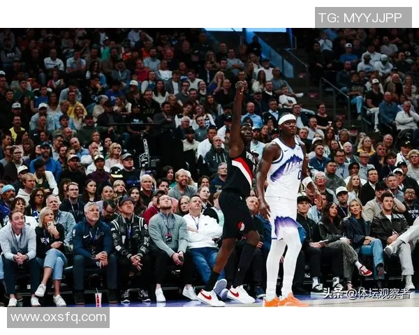 开拓者惊险战胜雷霆保持不败：一场篮球盛宴的全景回顾